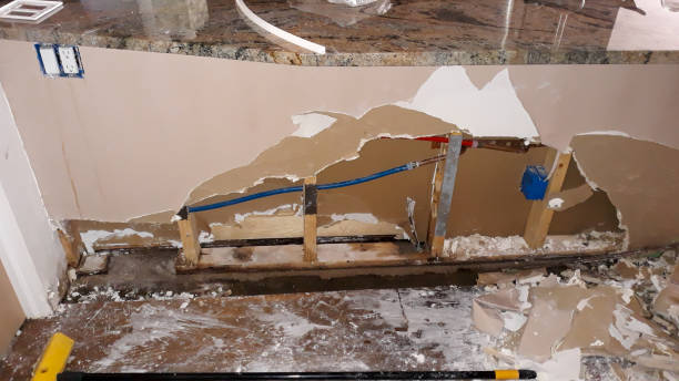 Best Basement water damage restoration  in North Lindenhurst, NY